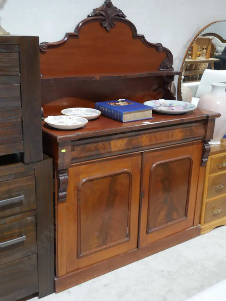 Chiffoniere sideboard Image 1++