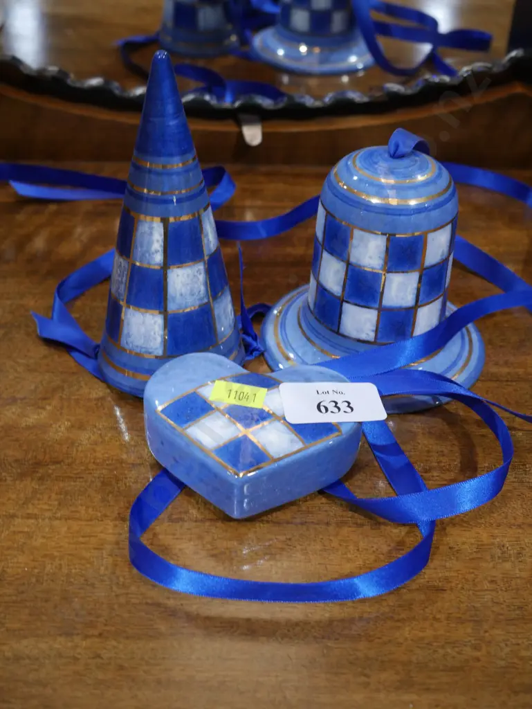 Blue checkered decorative items Image 1++