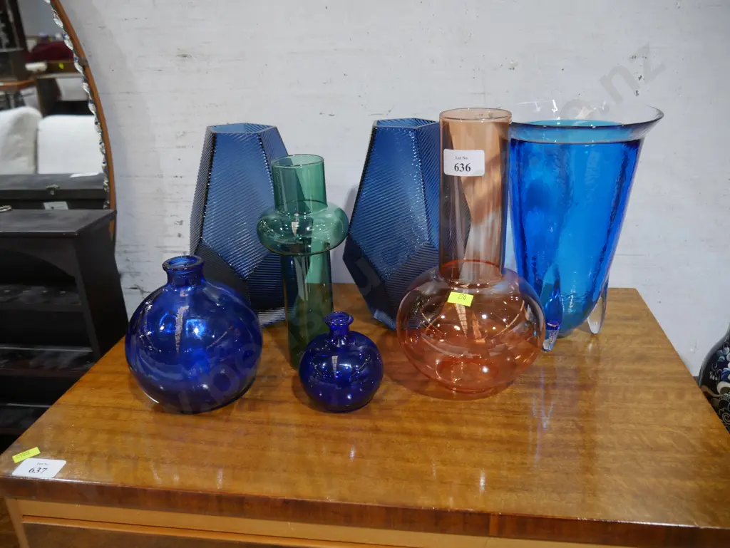 Coloured glass vases Image 1++