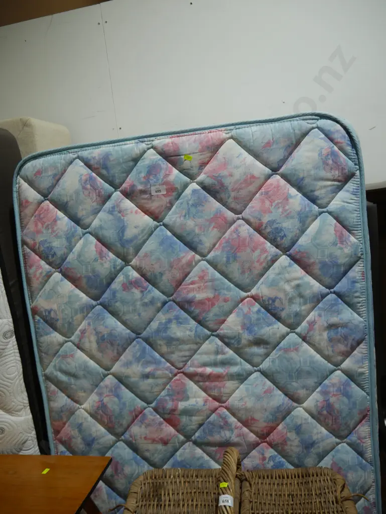 Single bed Image 1++