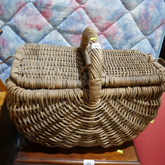 Cane picnic basket
