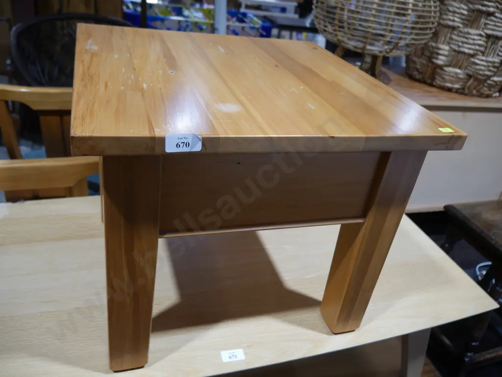 Coffee table Image 1++