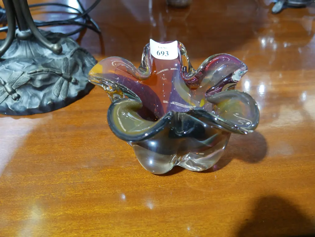 Art glass bowl Image 1++