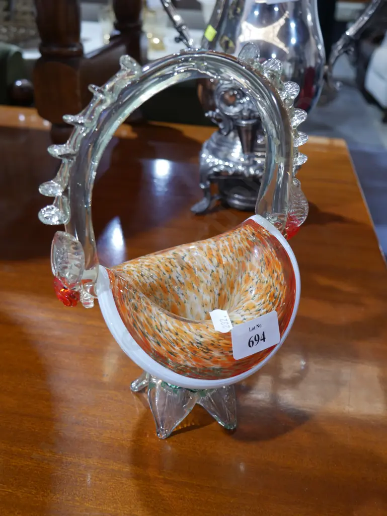 Art glass basket Image 1++