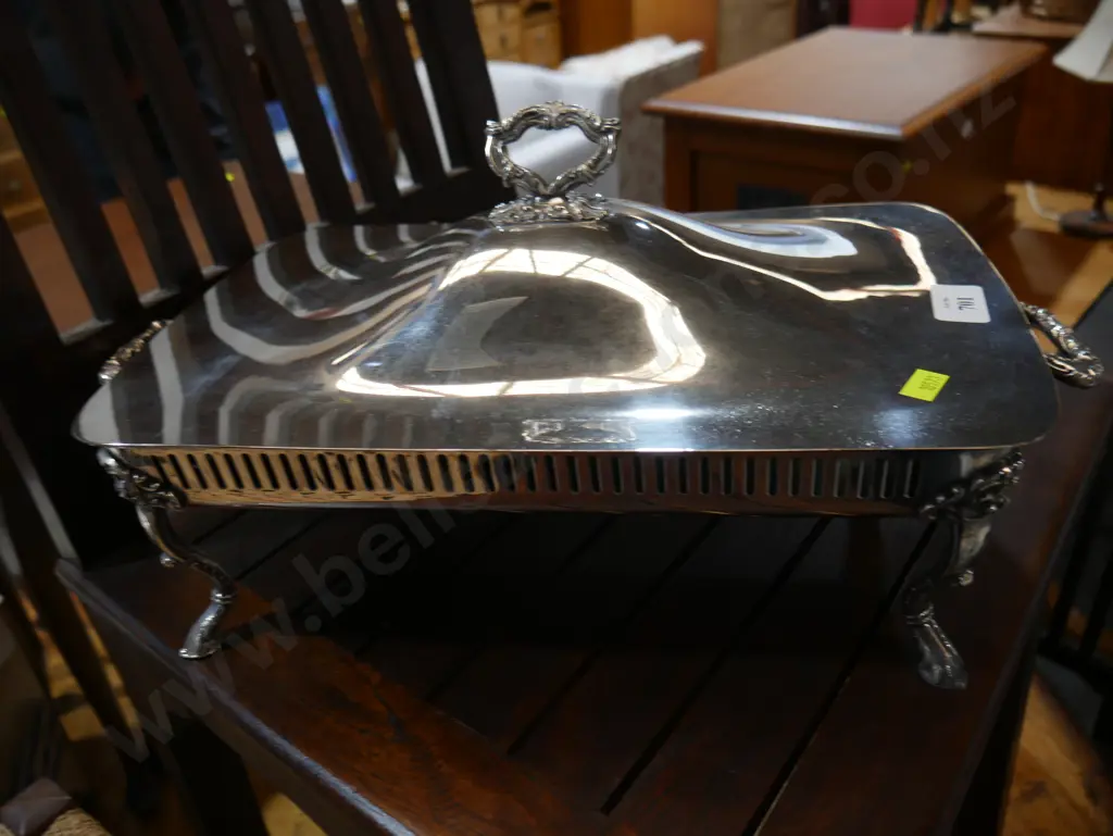 Silver plated serving dish Image 1++