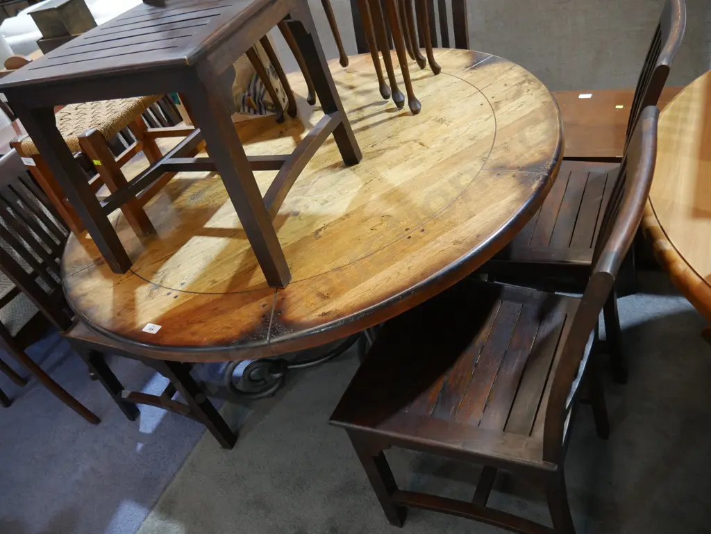 Heavy metal base dining table and six chairs Image 1++