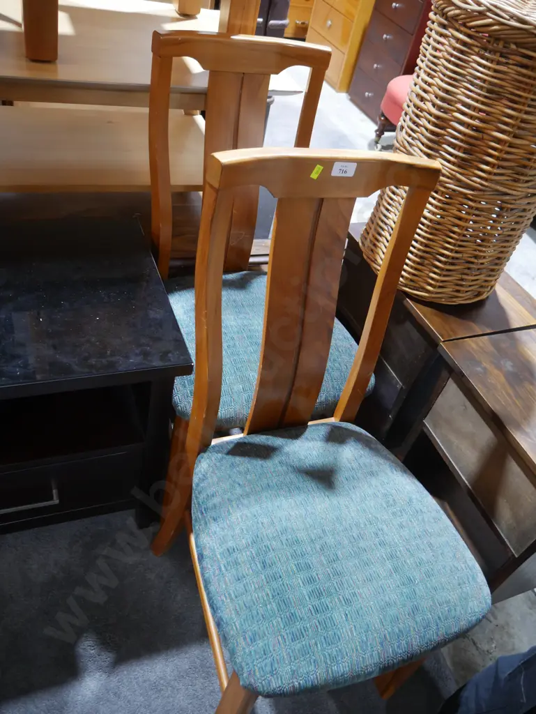 2 dining chairs Image 1++