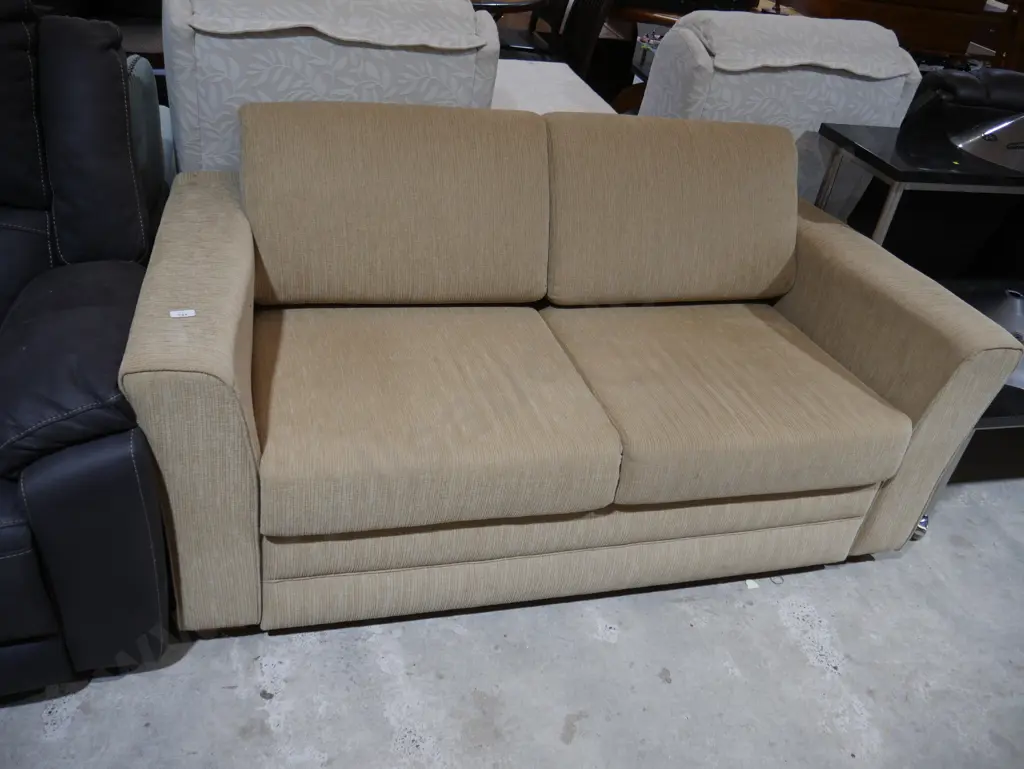 Divan couch Image 1++