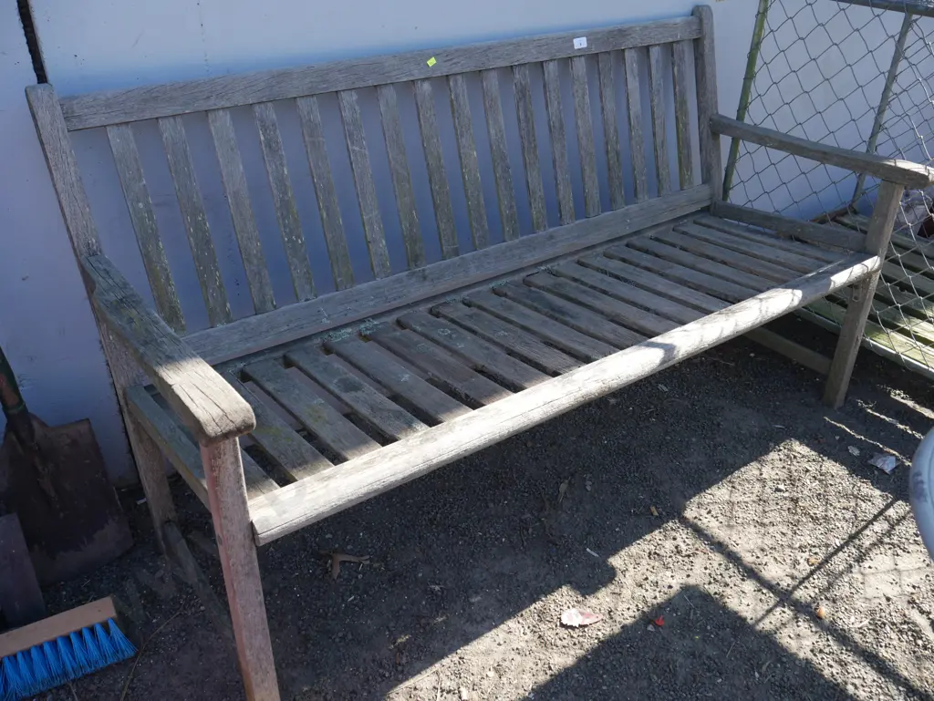 Wooden bench Image 1++