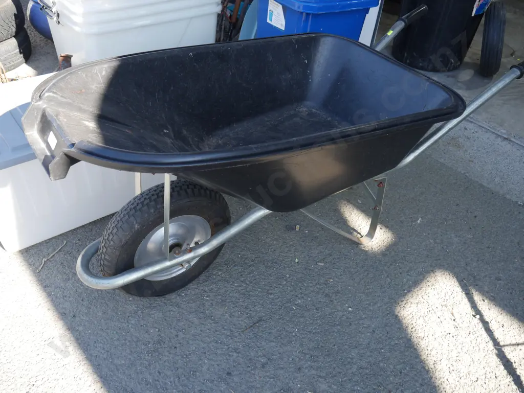 Wheelbarrow Image 1++