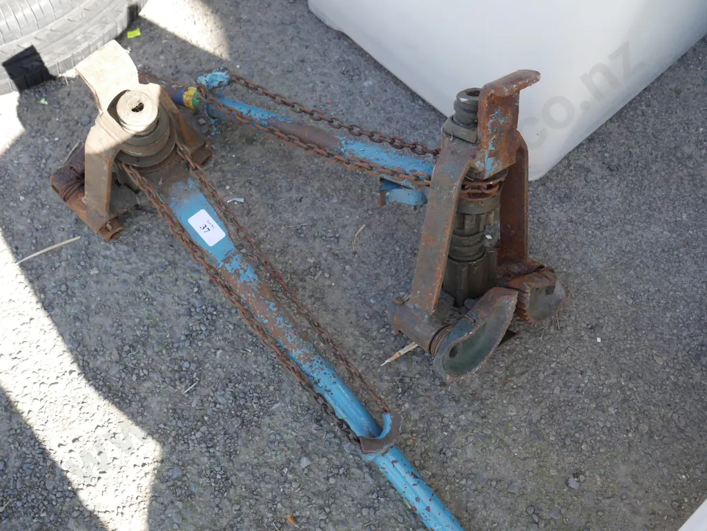 Floor clamps Image 1++