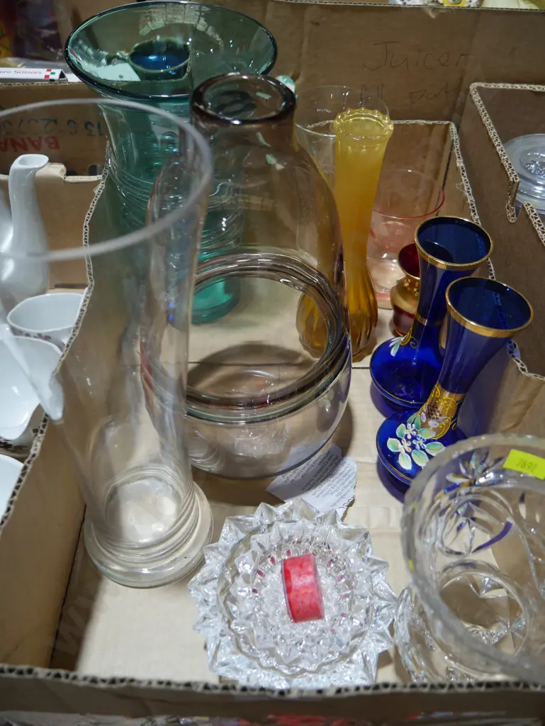 Assorted glassware Image 1++