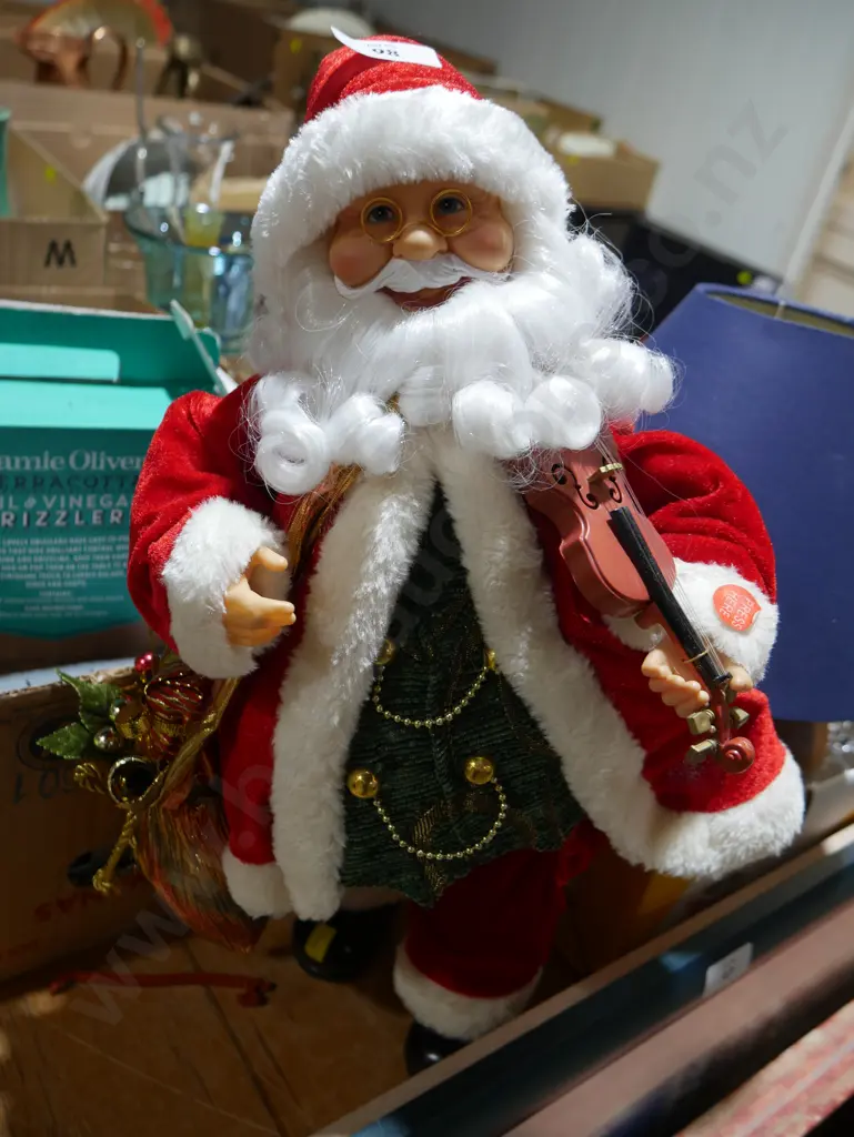 Santa statue Image 1++