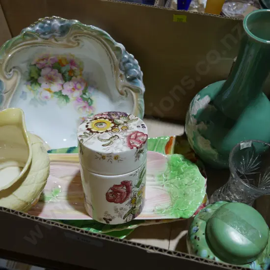 Vase / plates