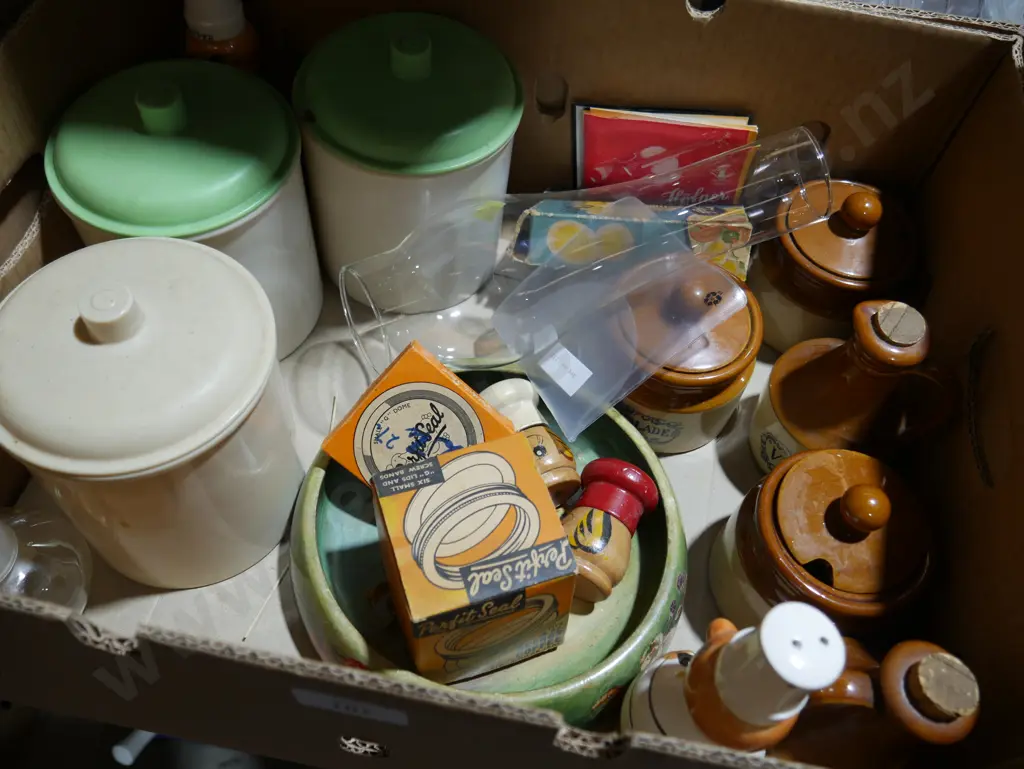 Kitchen container etc Image 1++