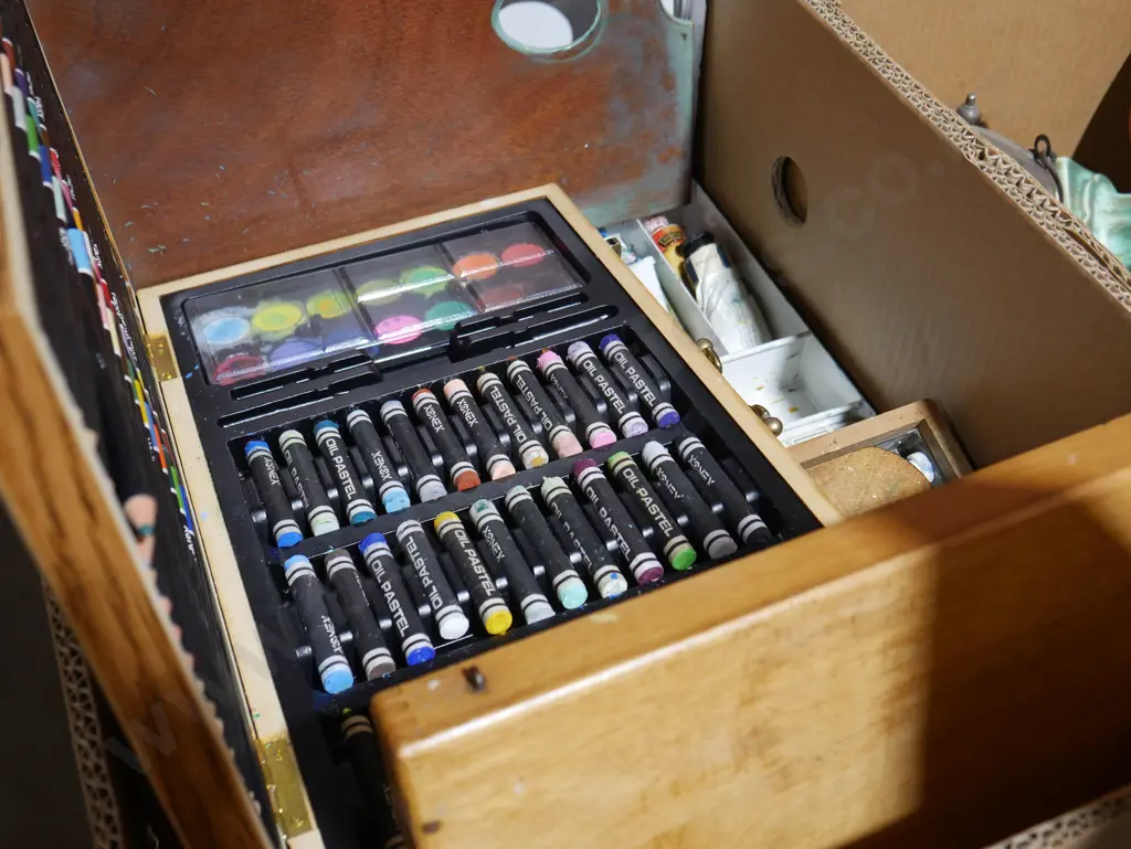 Art supplies Image 1++