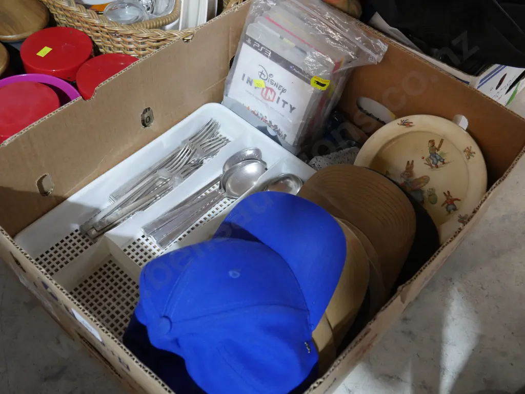Hats, fork and spoons etc Image 1++