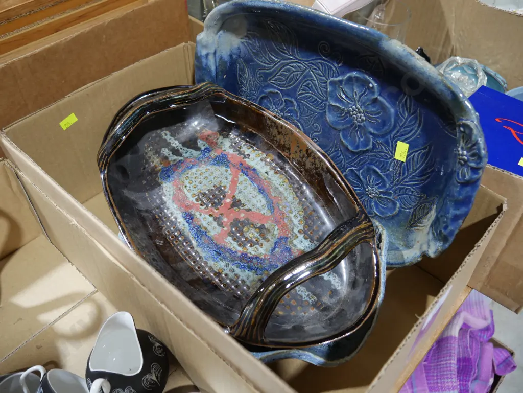 3 pottery dishes Image 1++