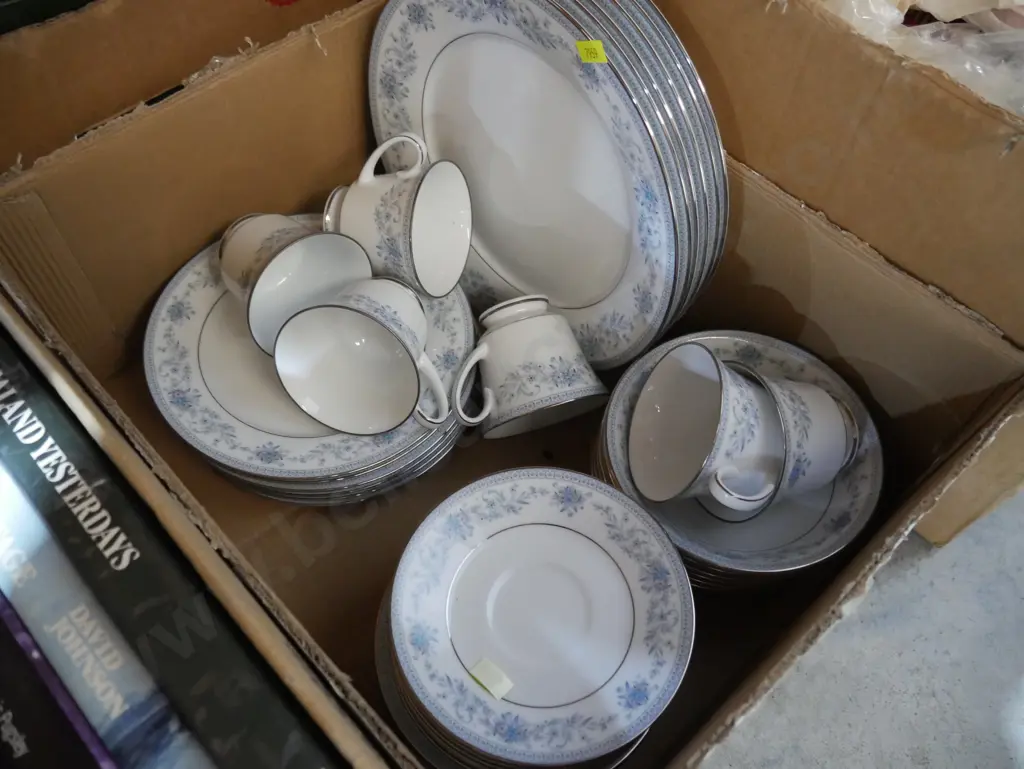 Noritake dinner set Image 1++