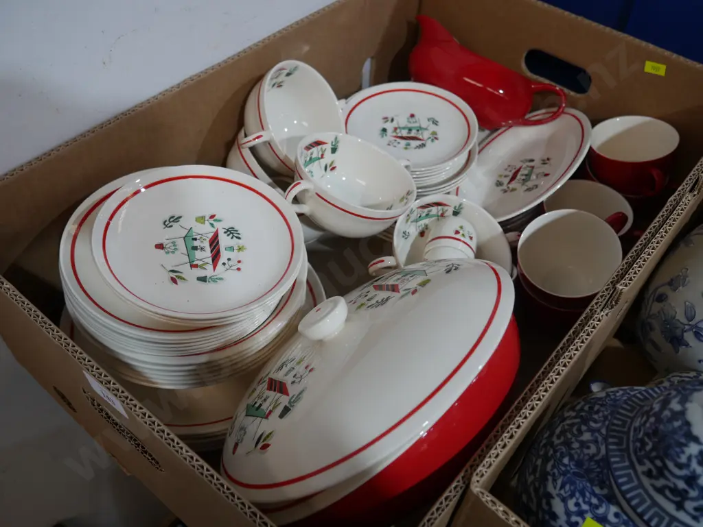 Crown Ducal dinner set Image 1++