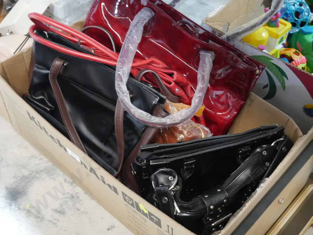 Handbags Image 1++