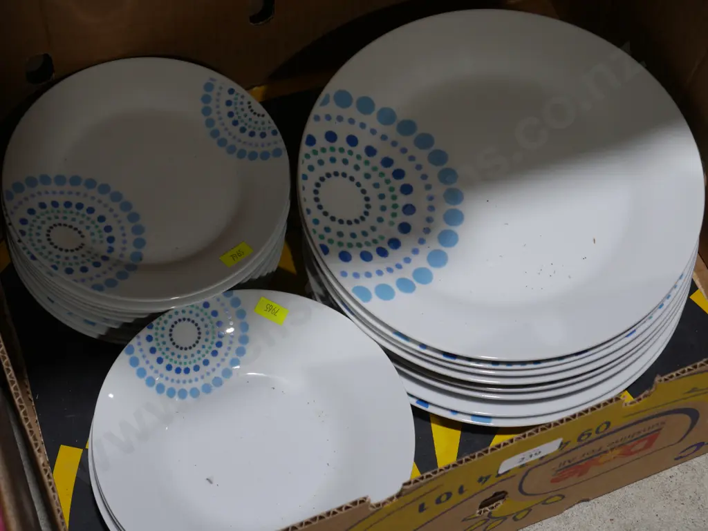 Part dinner set Image 1++