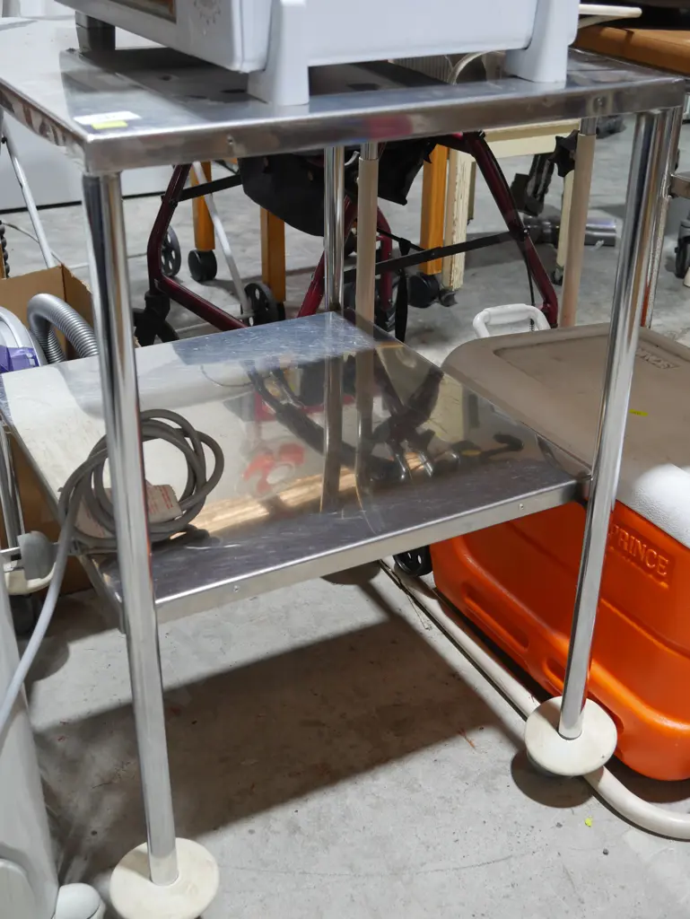 2 tier metal trolley Image 1++