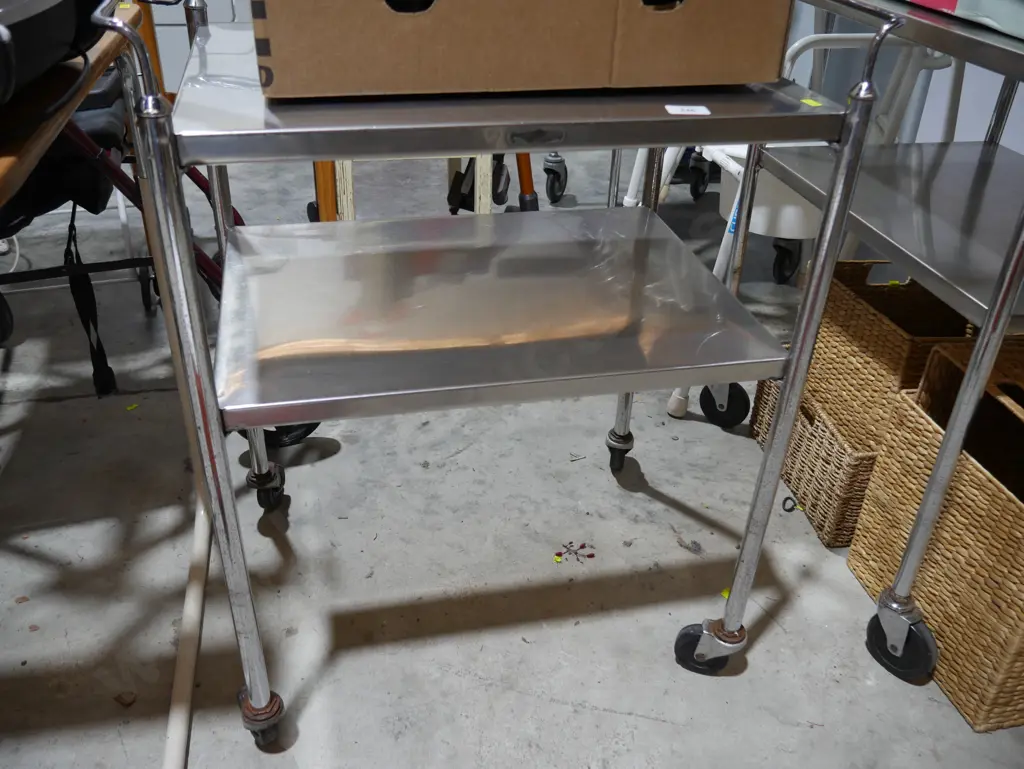 2 tier metal trolley Image 1++