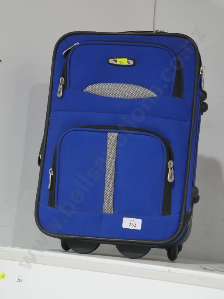 Carry on suitcase Image 1++