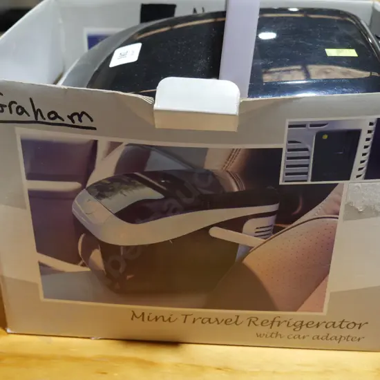 Travel refrigerator