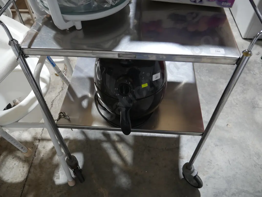 2 tier metal trolley Image 1++