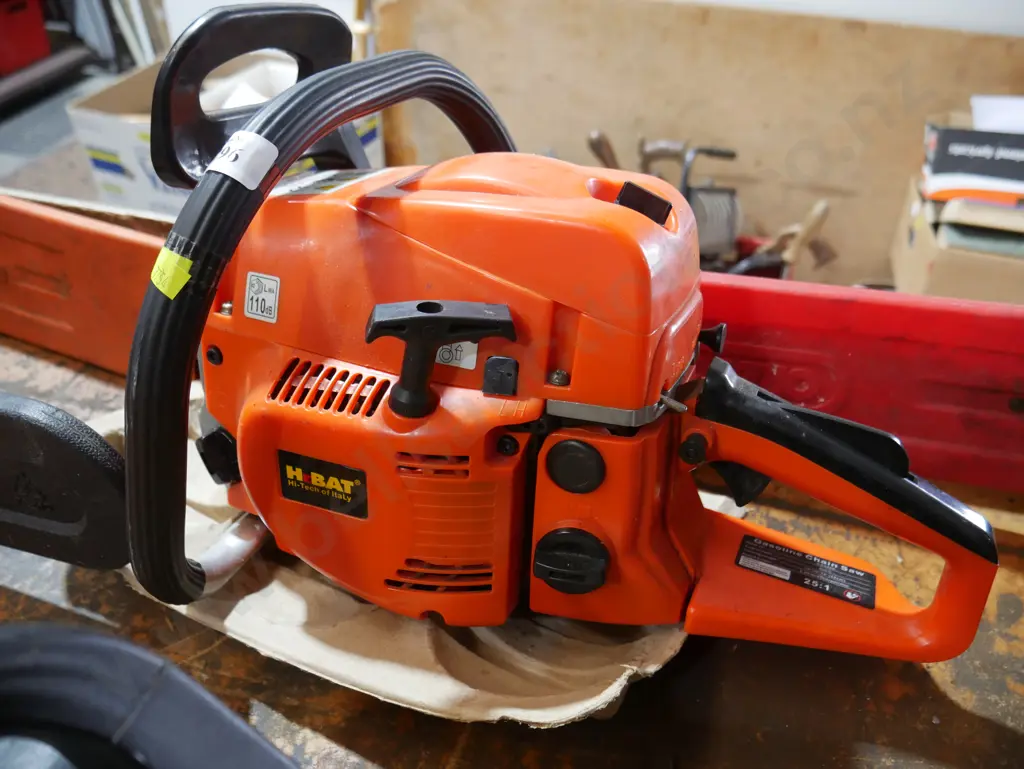 H Bat chainsaw Image 1++