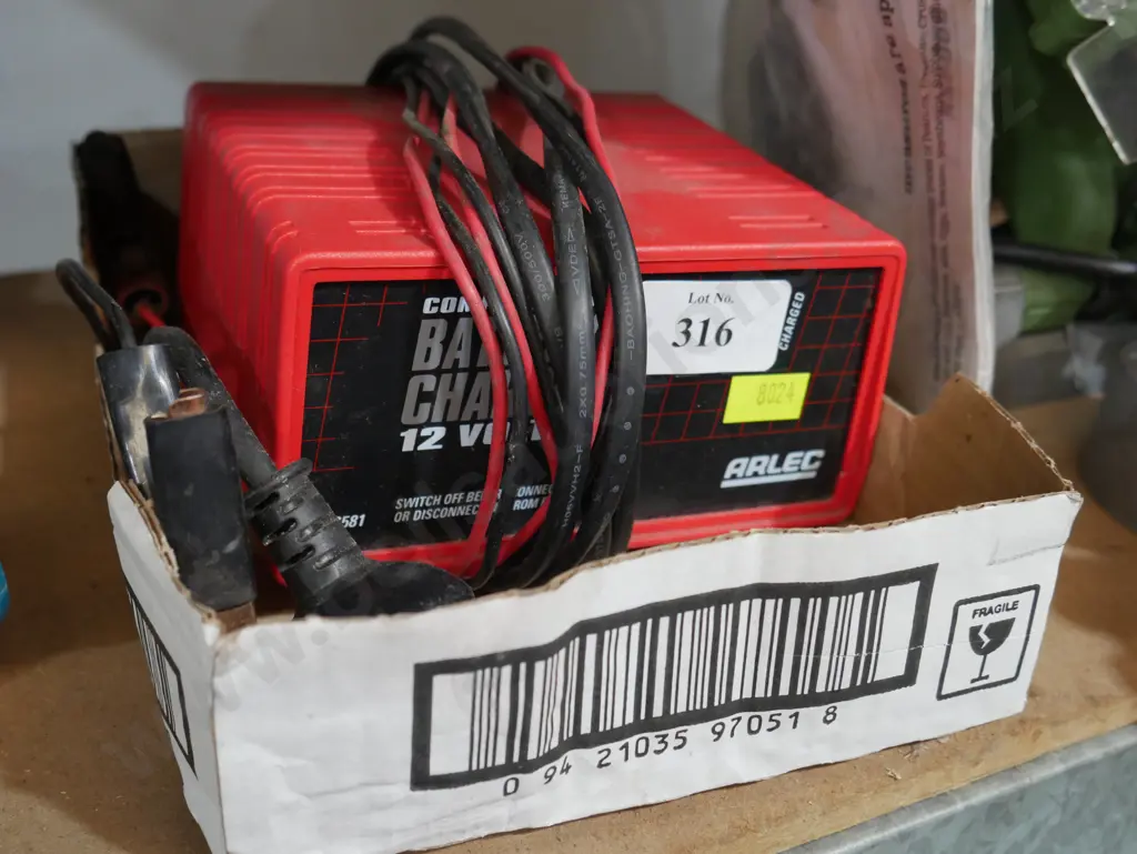 Battery charger Image 1++