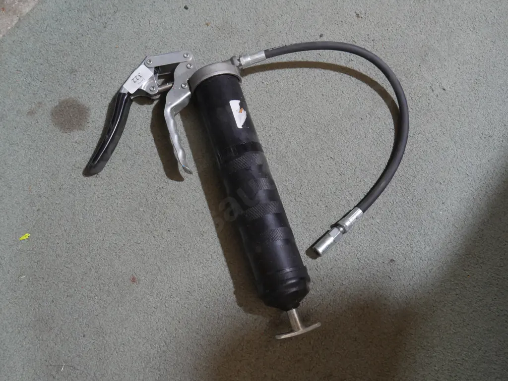 Grease gun Image 1++