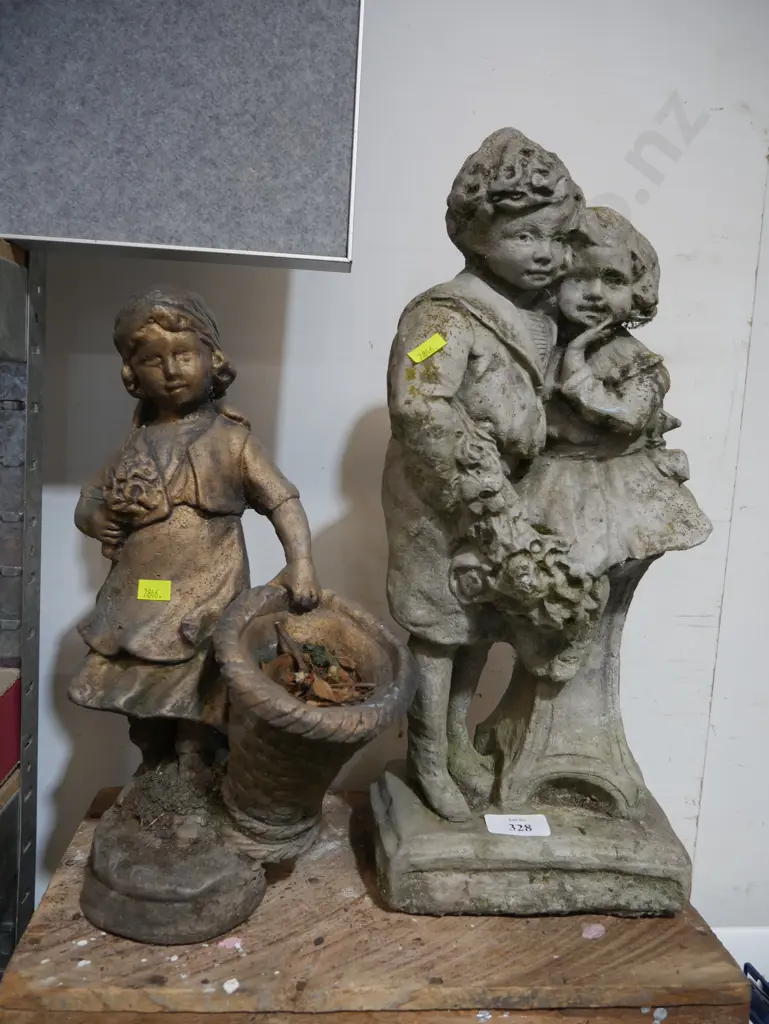 2 garden figures Image 1++