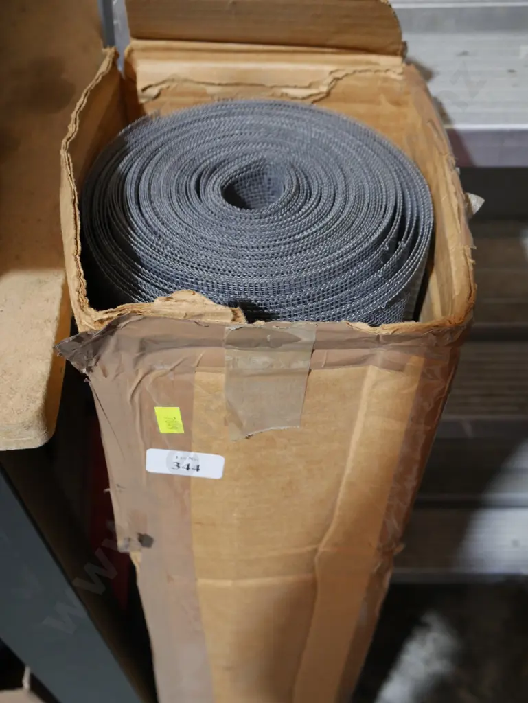 Roll of iron mesh Image 1++