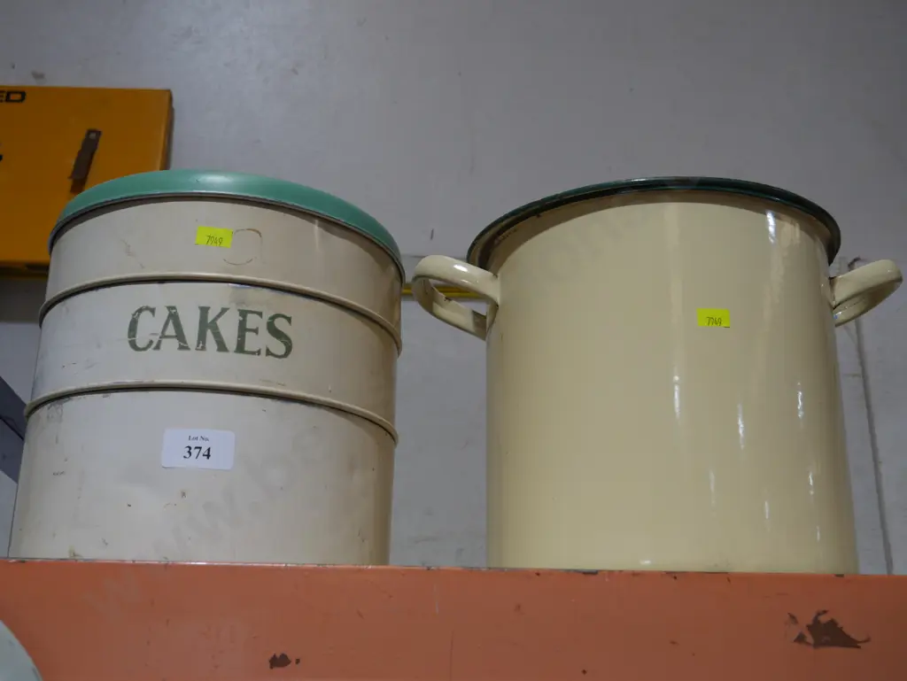 Enamel cake tin etc Image 1++