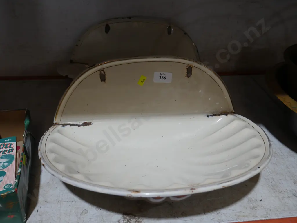 2 enamel wall troughs Image 1++