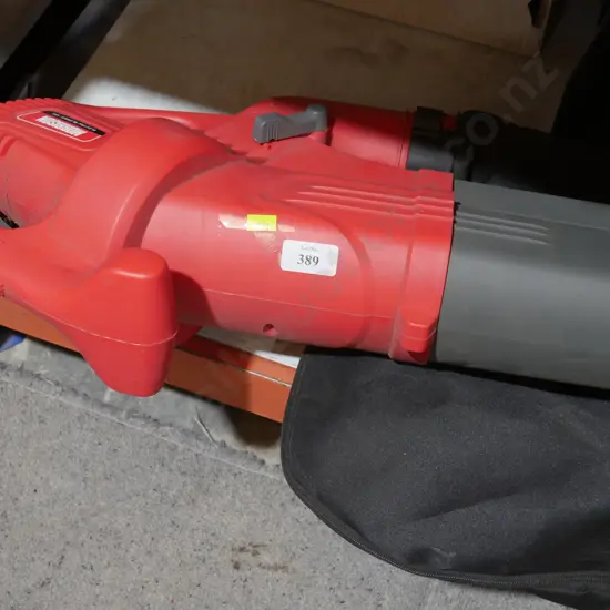Garden vacuum