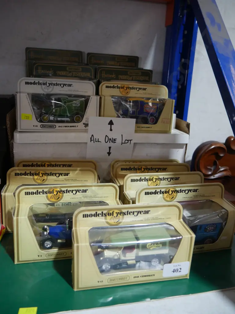 Lot of model of yesteryear cars Image 1++