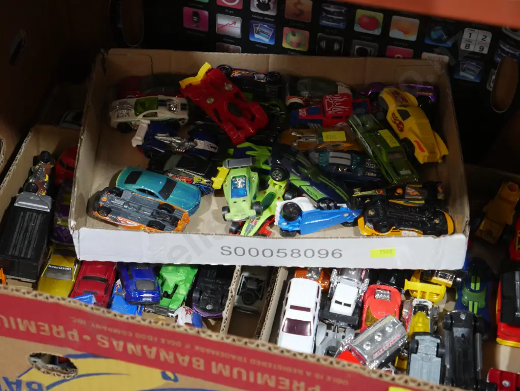 Box of model cars Image 1++