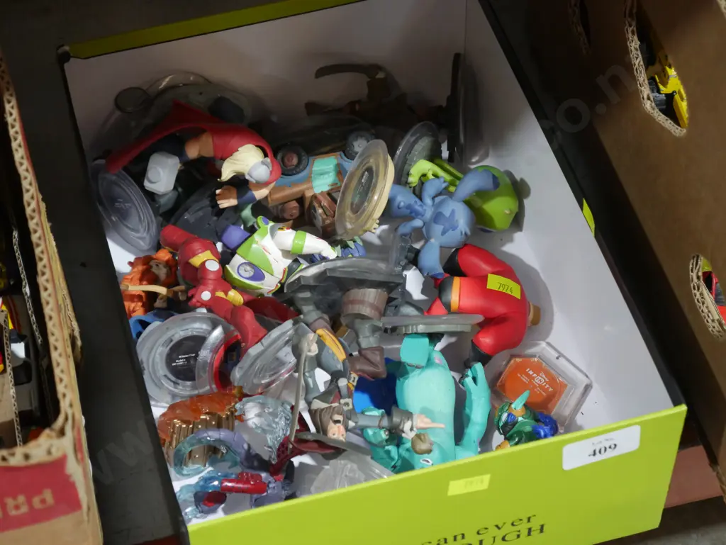 Assortment of Marvel/Disney figures ect Image 1++