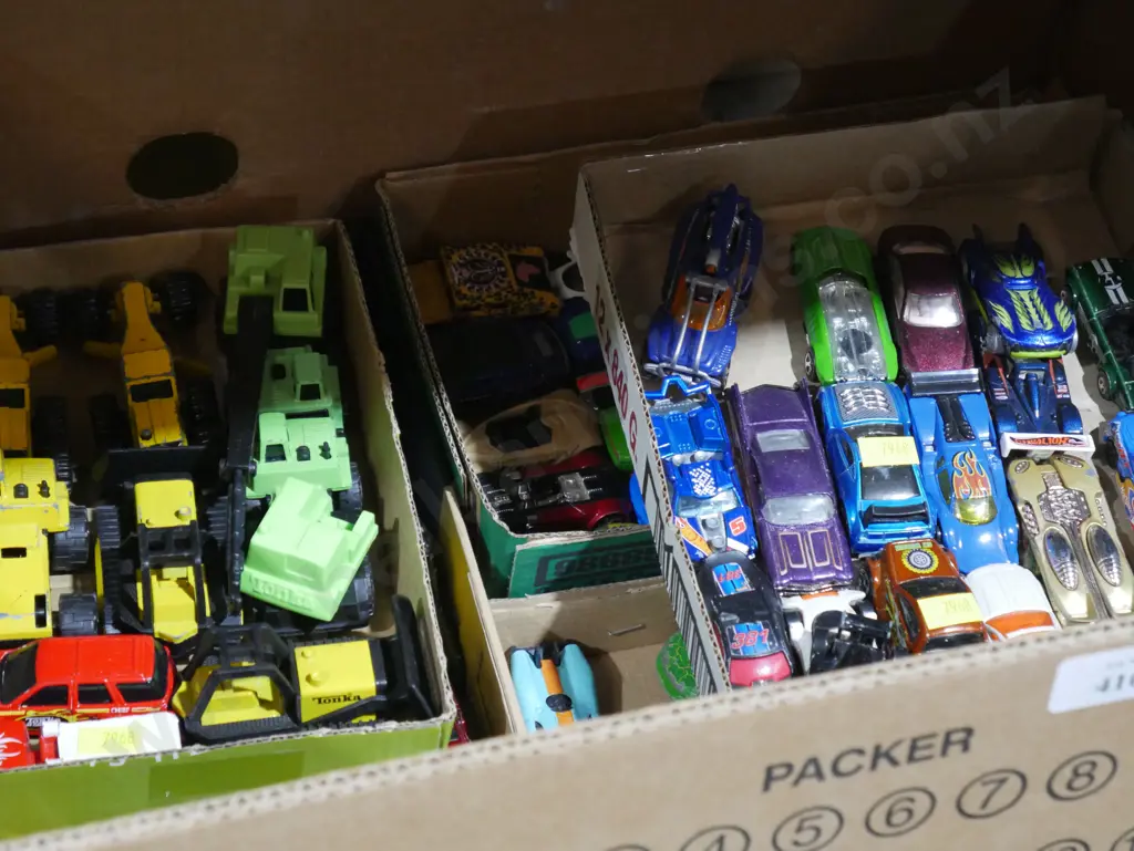 Box of model cars Image 1++