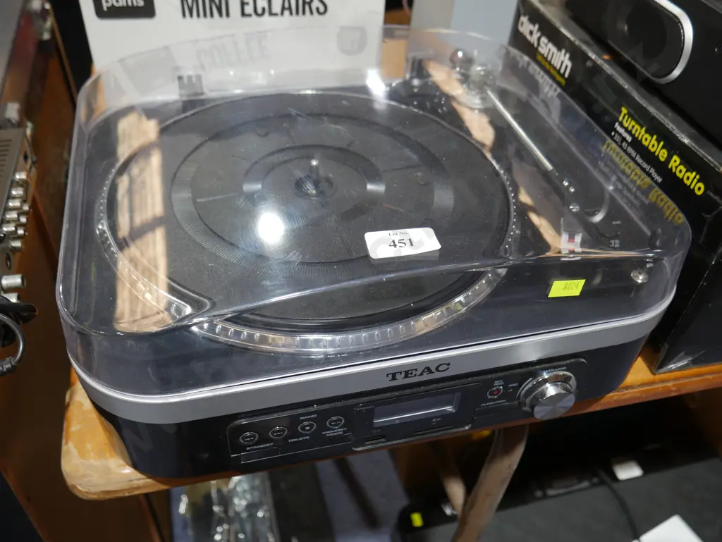 Teac record player/stereo Image 1++