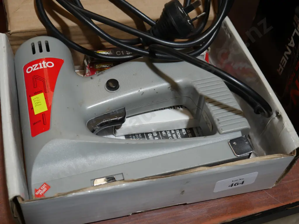 Staple gun Image 1++