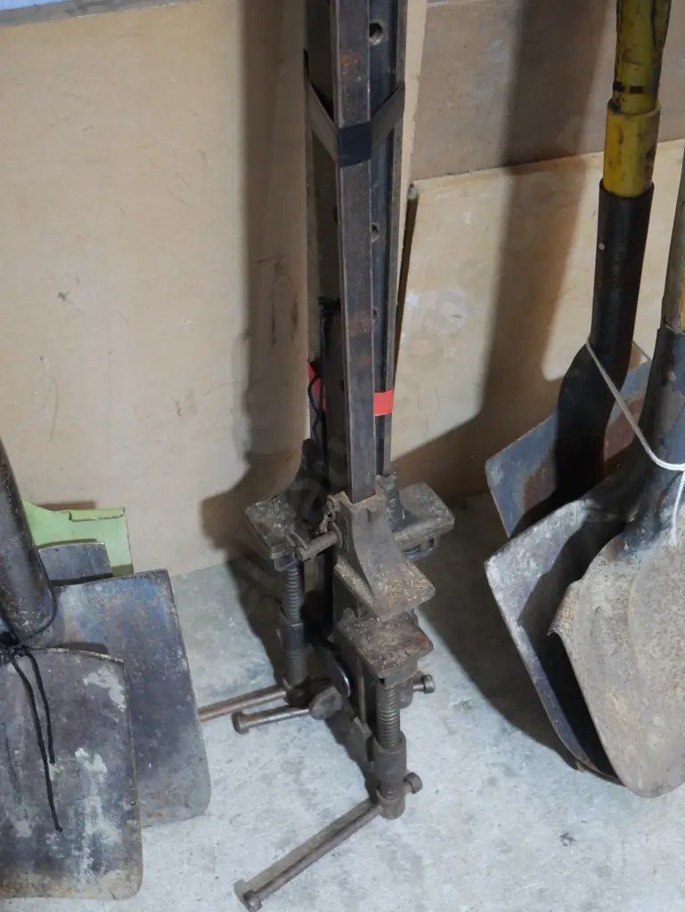 3 sash clamps Image 1++