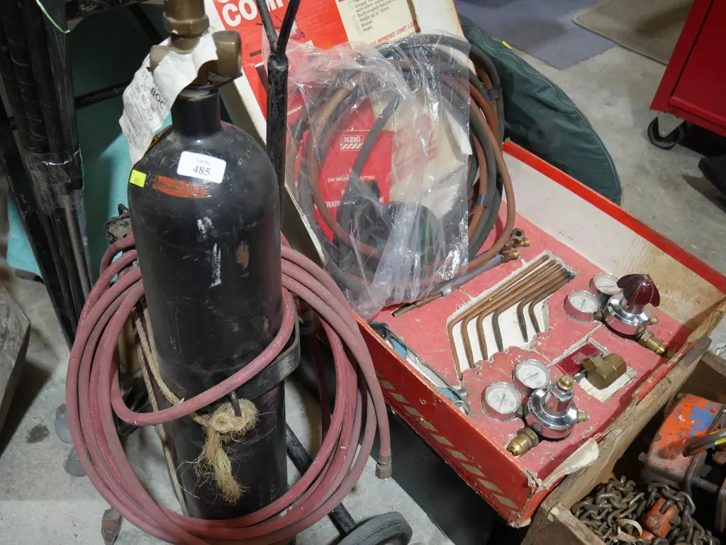 Gas welder Image 1++