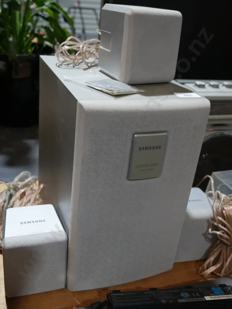 Samsung speakers Image 1++