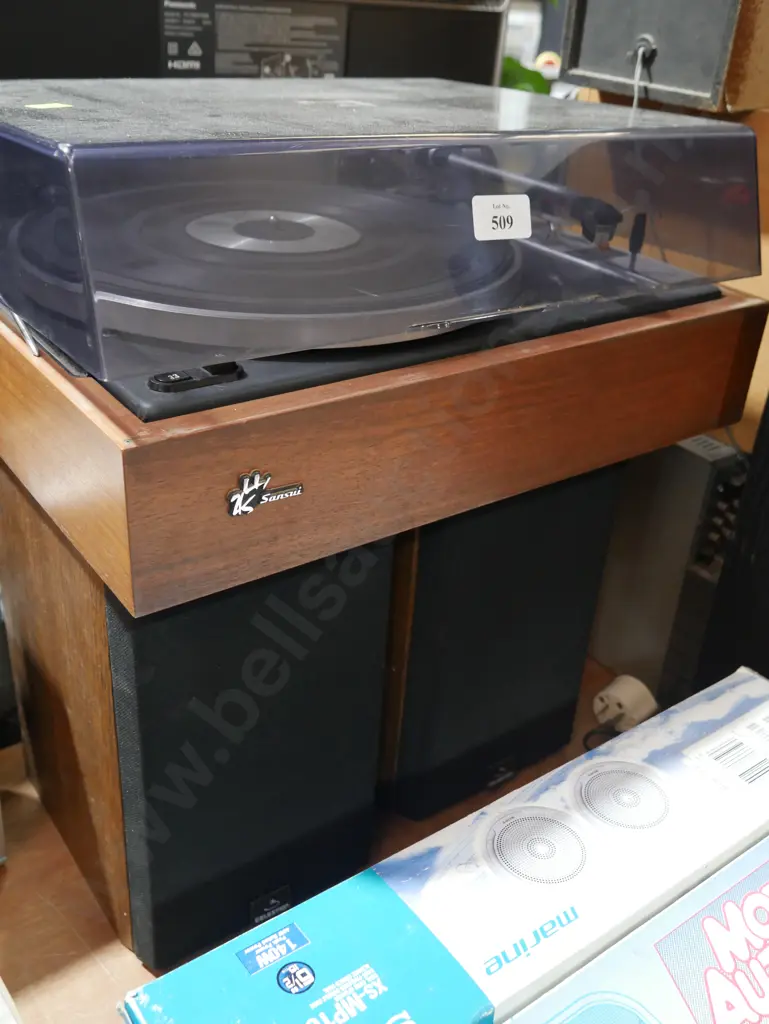 Sansui turntable and speakers Image 1++