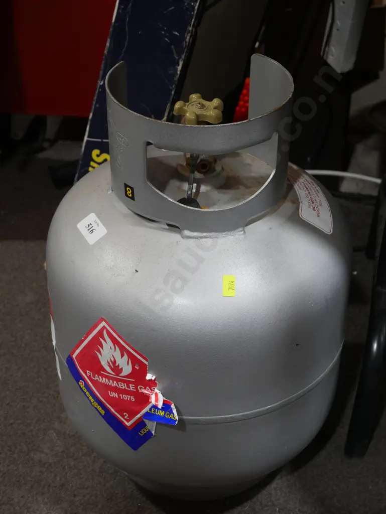 Gas bottle Image 1++